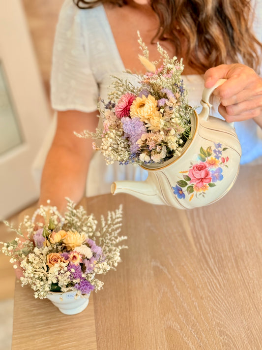 Dried Floral Sadler Teapot
